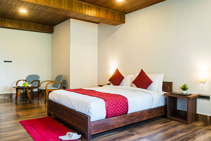 Premium King with Mountain View and Private Balcony